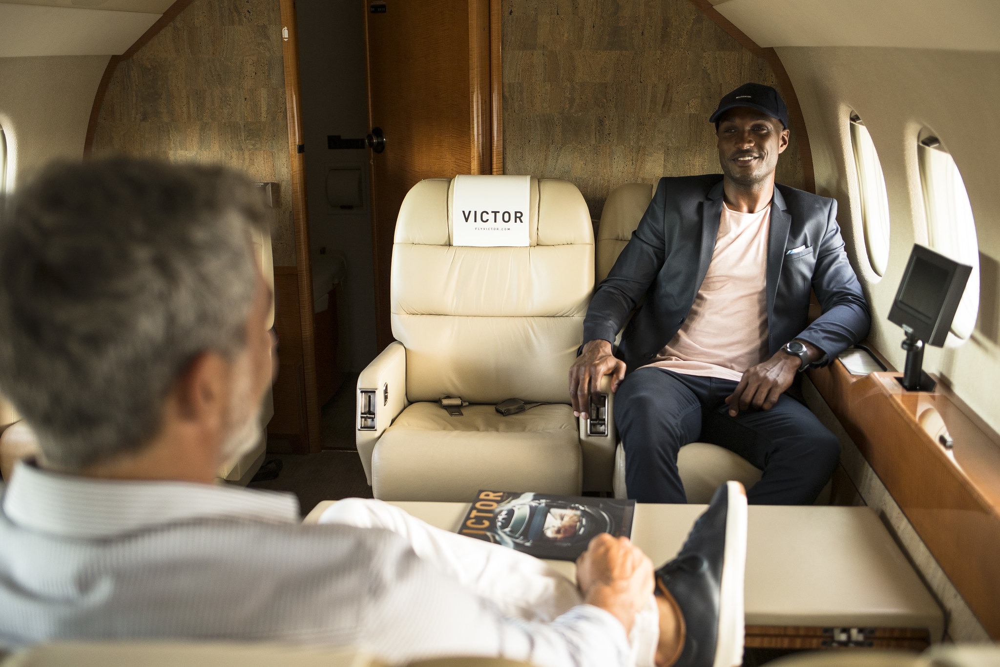 Navigating the Private Jet Market: What Personal Assistants Need to Know image